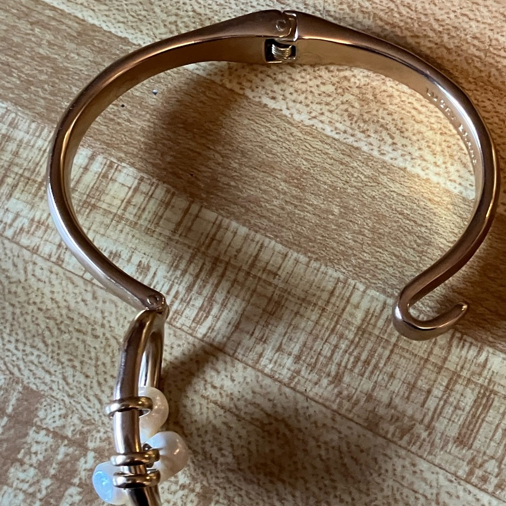 🌸Lucky🍀Brand Pearl Bracelet - Picture 2 of 5